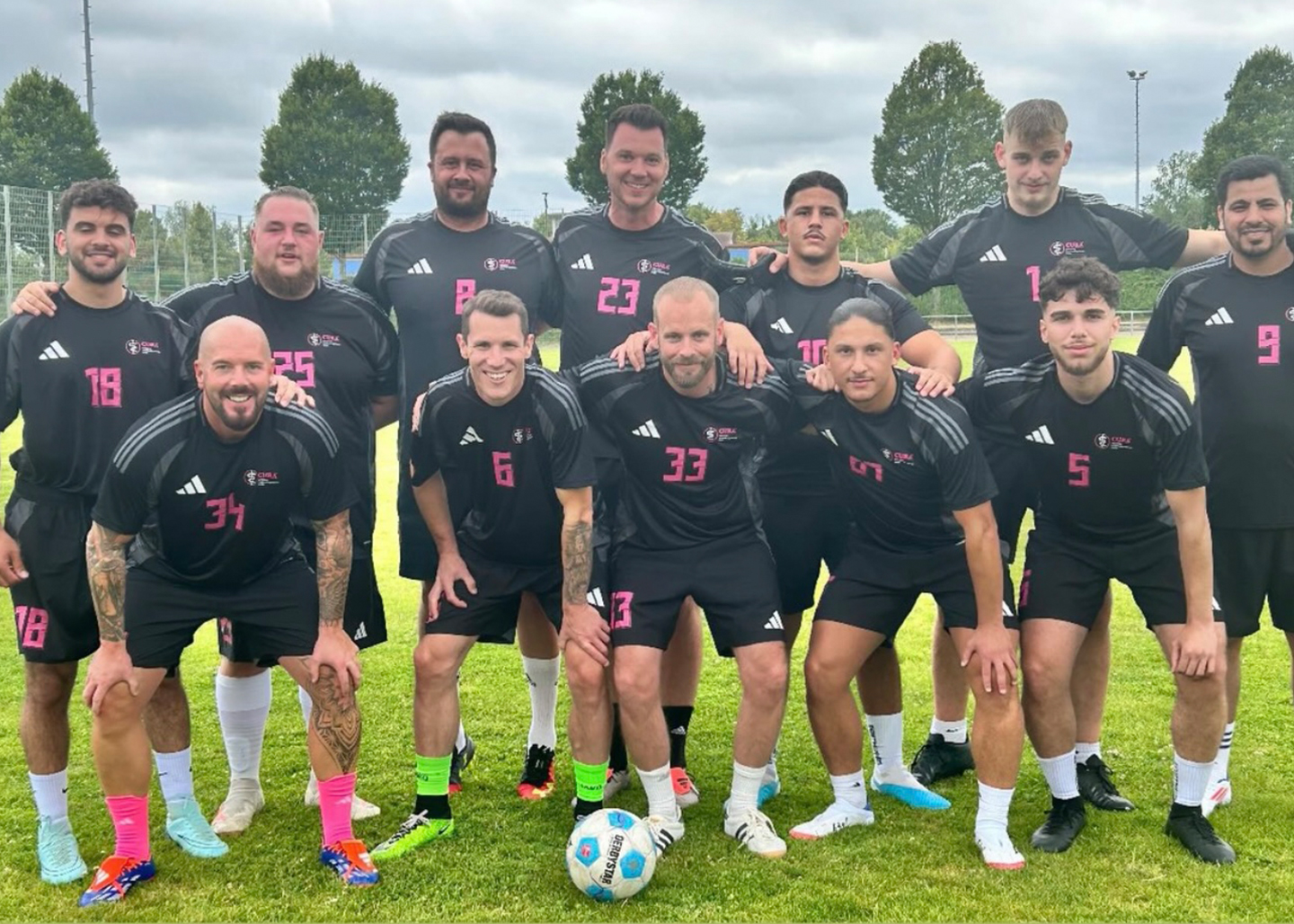 Pflege kann mehr – auch auf dem Platz! CURA beim B2B Koczyba Soccer Cup 2025